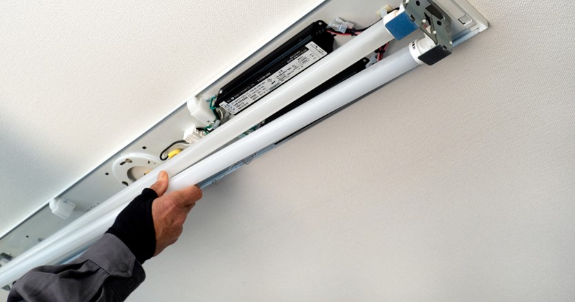 蛍光管の製造禁止に備え、LED化を間に合わせる。｜ジチタイワークスWEB